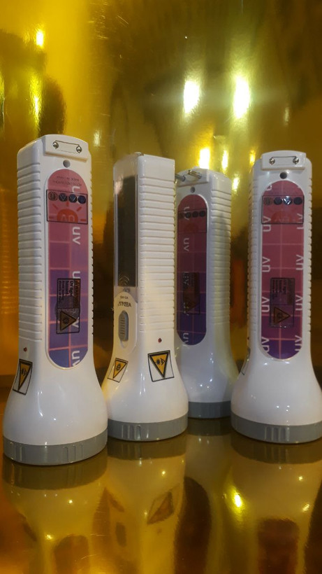 چراغ قوه فرابنفش یو وی یا ماوراء بنفش UV یا BLACK light مدل UV مناسب شکار سنگهای قیمتی ، گوهر شناسی، سنگ شناسی، کانی شناسی، صید عقرب، ماهیگیری