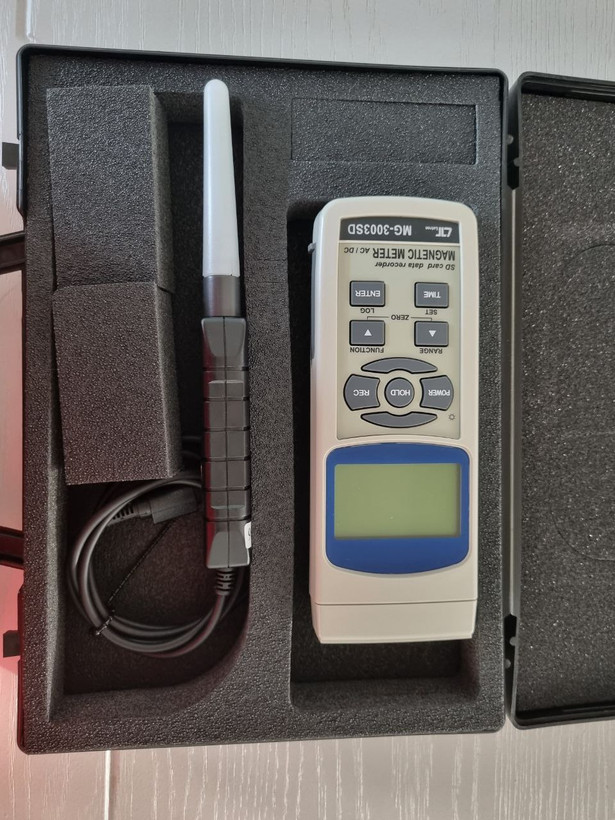 دستگاه سنجش میدان مغناطیسی یا گوس متر یا آهن رباسنج لوترون تایوان مدل MG-3003SD